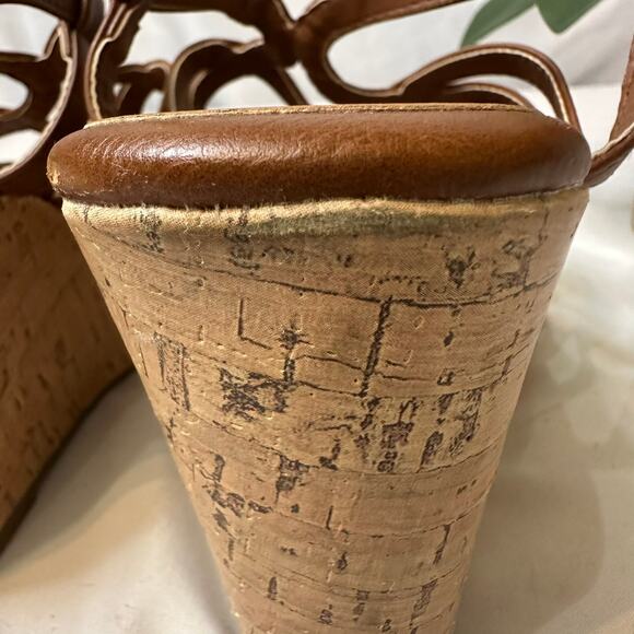 Daisy Fuentes Wedge Sandals Size 10 - Picture 5 of 10